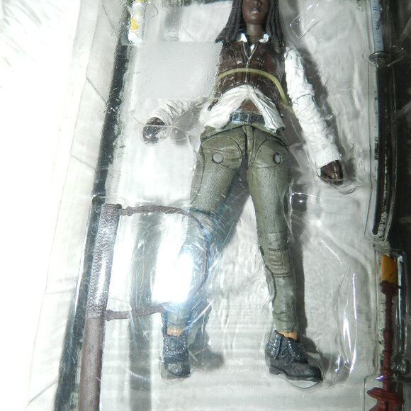 The Walking Dead Michonne McFarlane 5” Series 7 Action Figure 🆕📦🏃💨⚡🚚 - Picture 11 of 16